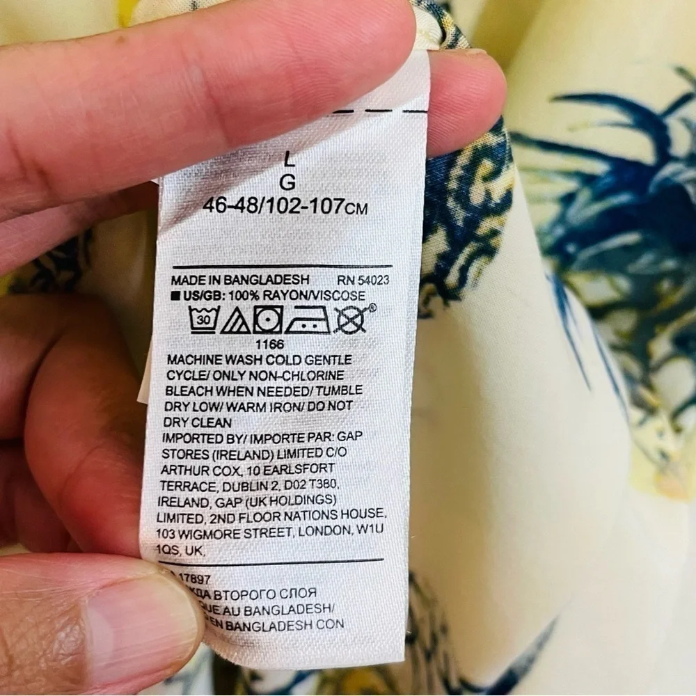 Banana Republic Pineapple Print Slim Soft Resort Shirt Size Large Yellow/Blue